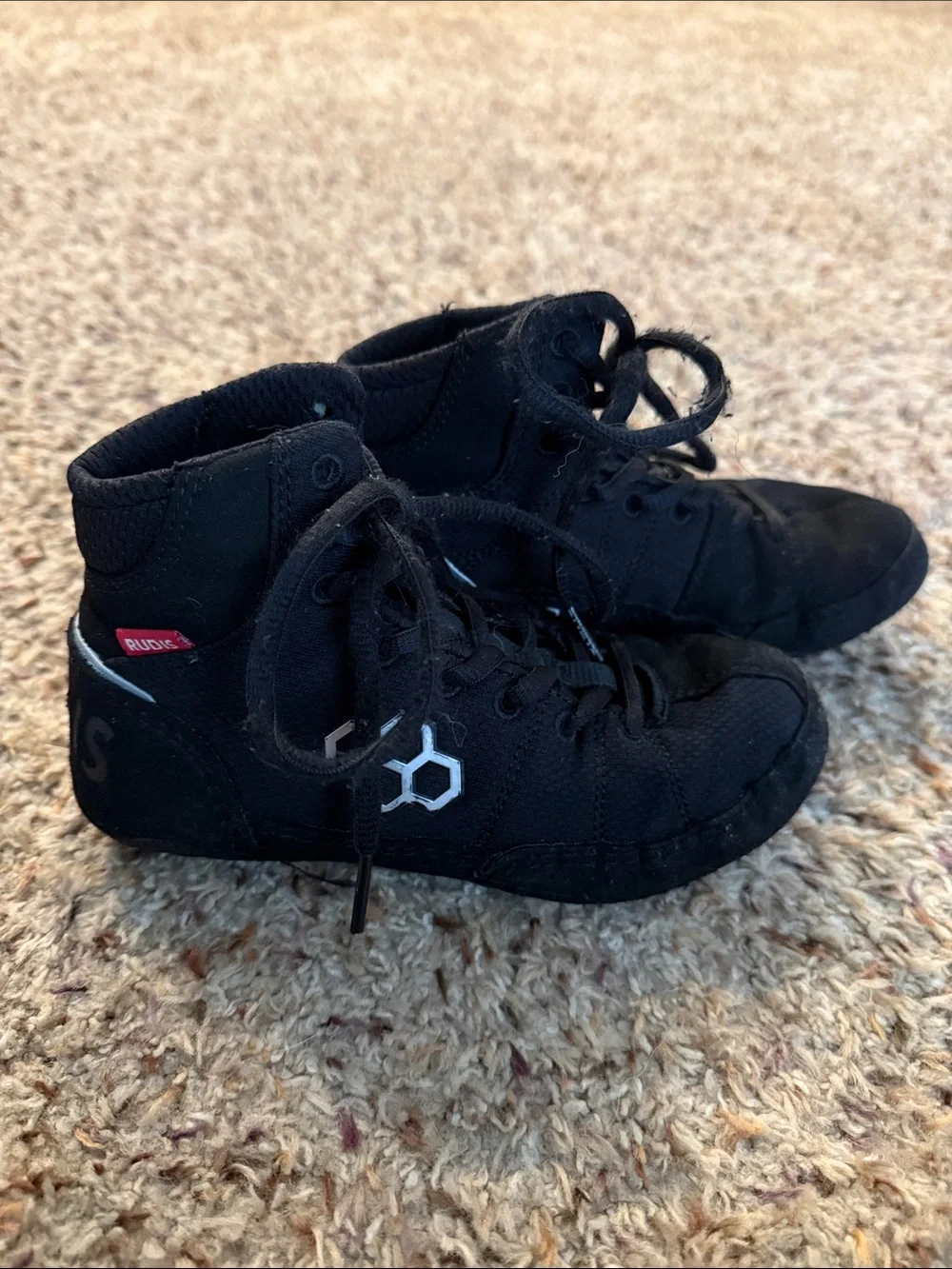 RUDIS durable black